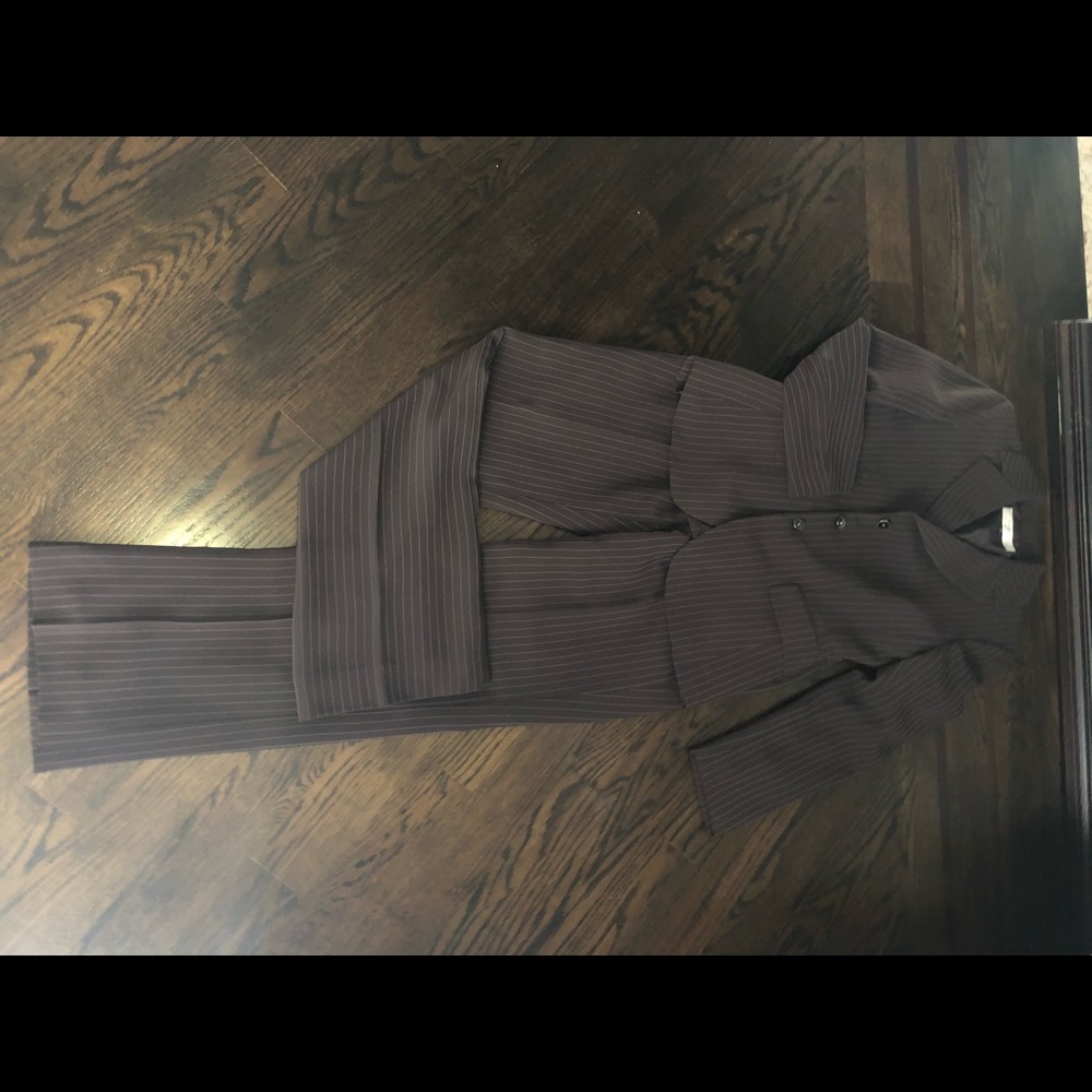 Tahari suit